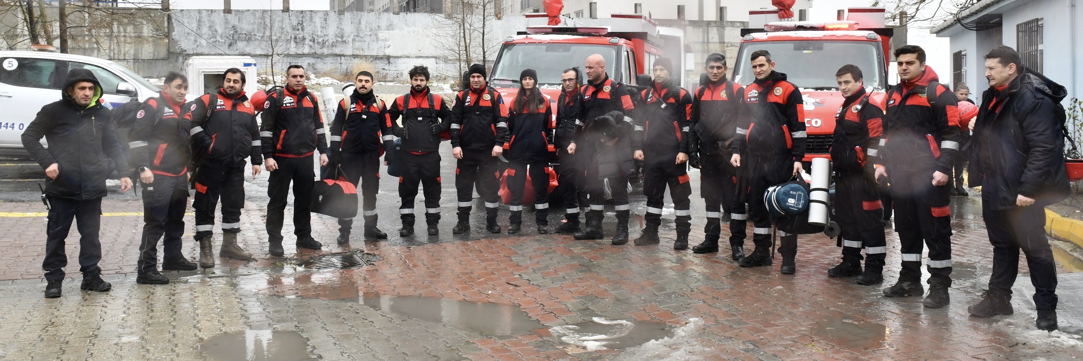 ESENYURT DEPREMZEDELER İÇİN SEFERBER OLDU