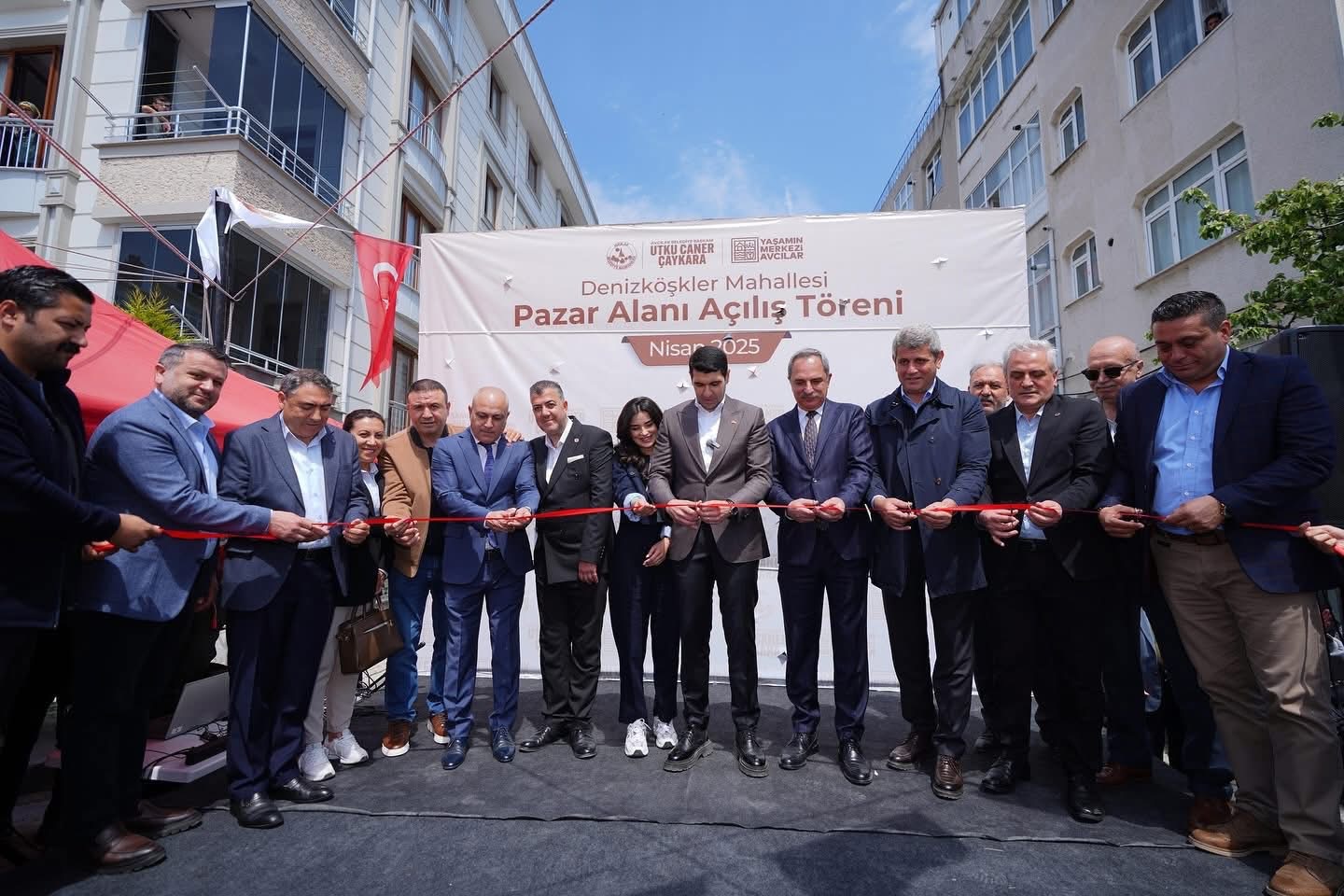 AVCILAR’DA 44 YILLIK SORUN ÇÖZÜLDÜ: PAZAR PAZARI YENİ YERİNDE HİZMETE AÇILDI