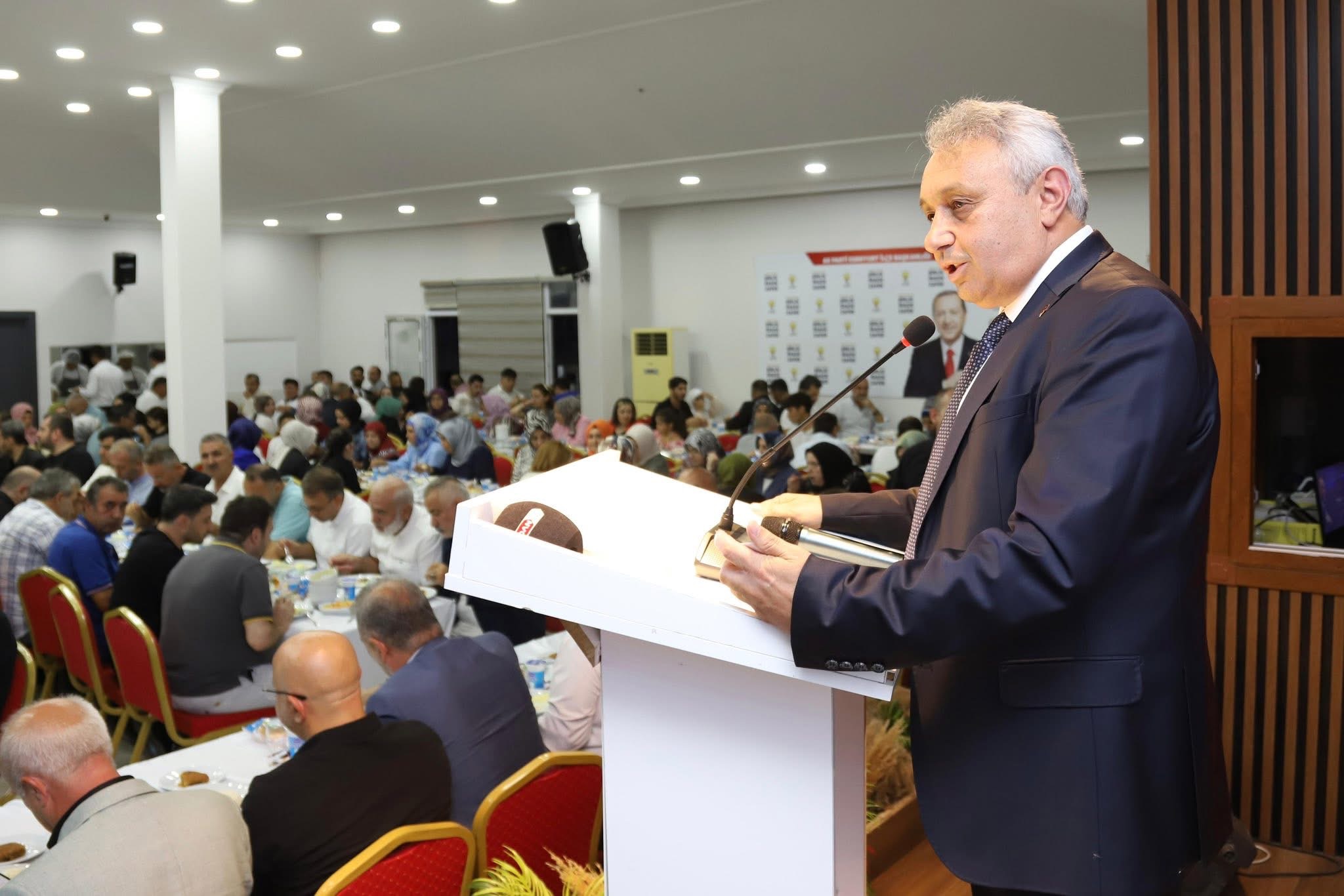 Esenyurt’ta AK Parti’nin 24. Kuruluş Yıl Dönümü Birlik ve Beraberlik İçinde Kutlandı