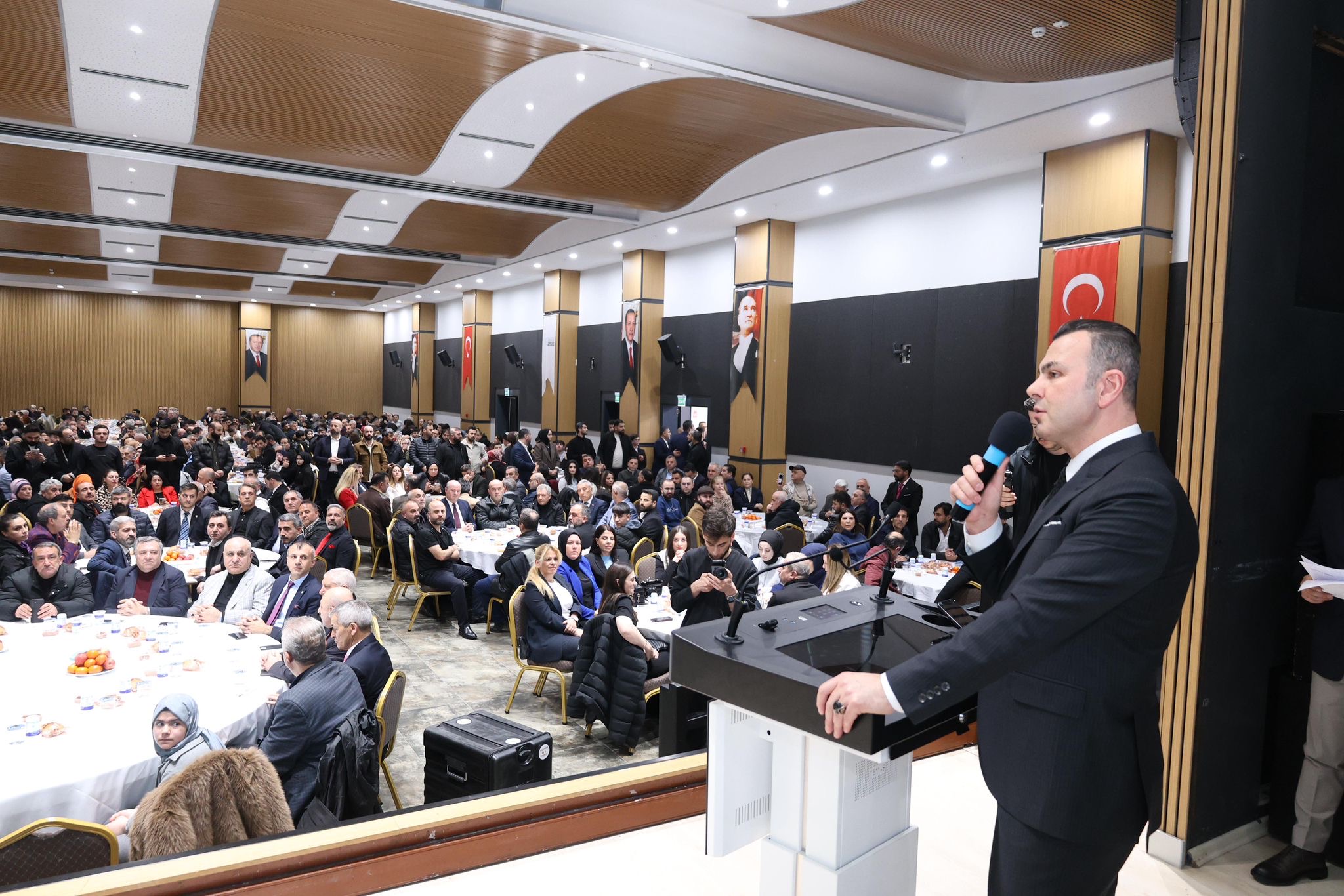 SEYİTHAN İZSİZ ESENYURT’TA STK TEMSİLCİLERİYLE İFTAR SOFRASINDA BULUŞTU