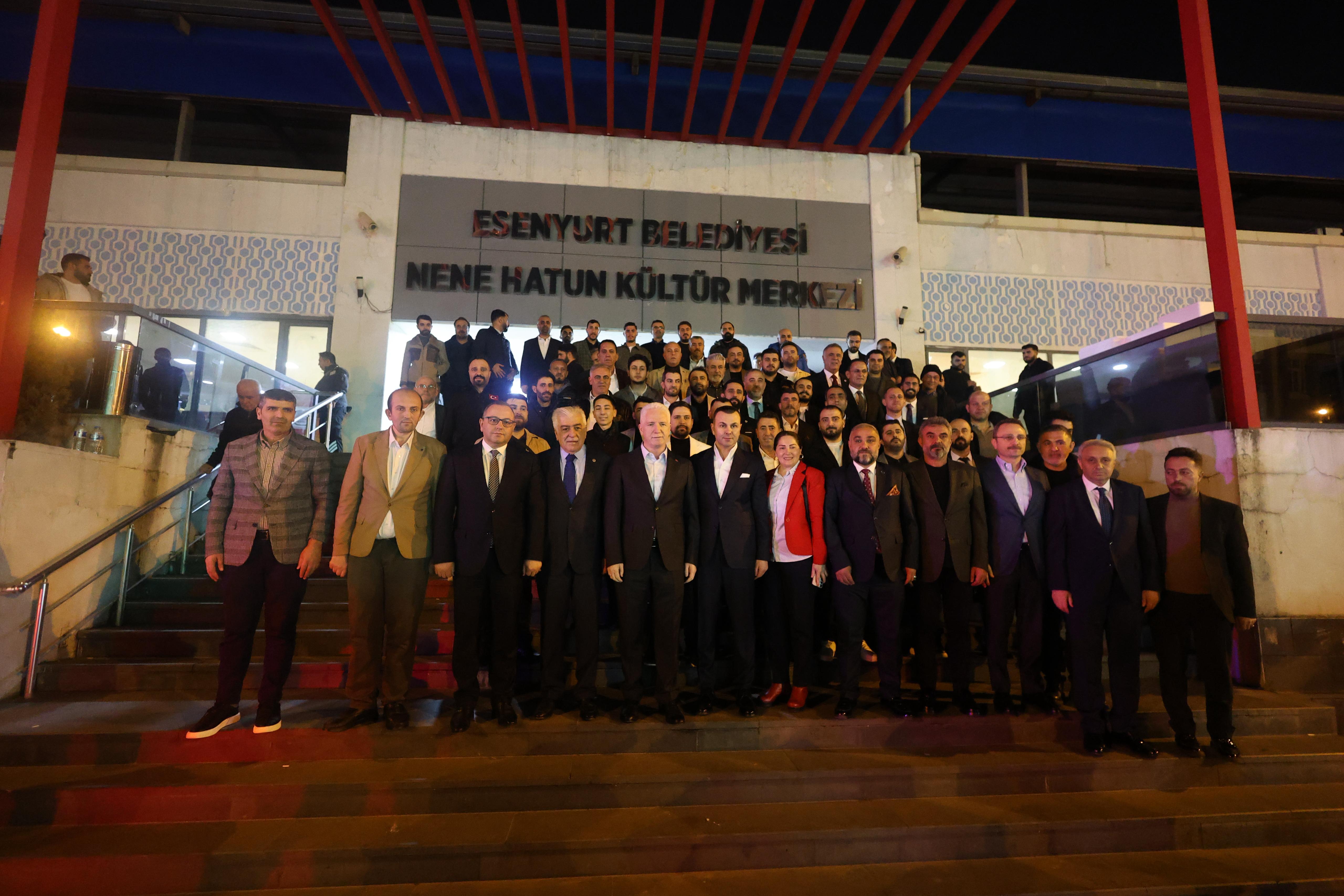 “Vanlıların Gücü Birliğinden Gelir” – Esenyurt’ta 1500 Kişilik Büyük Buluşma