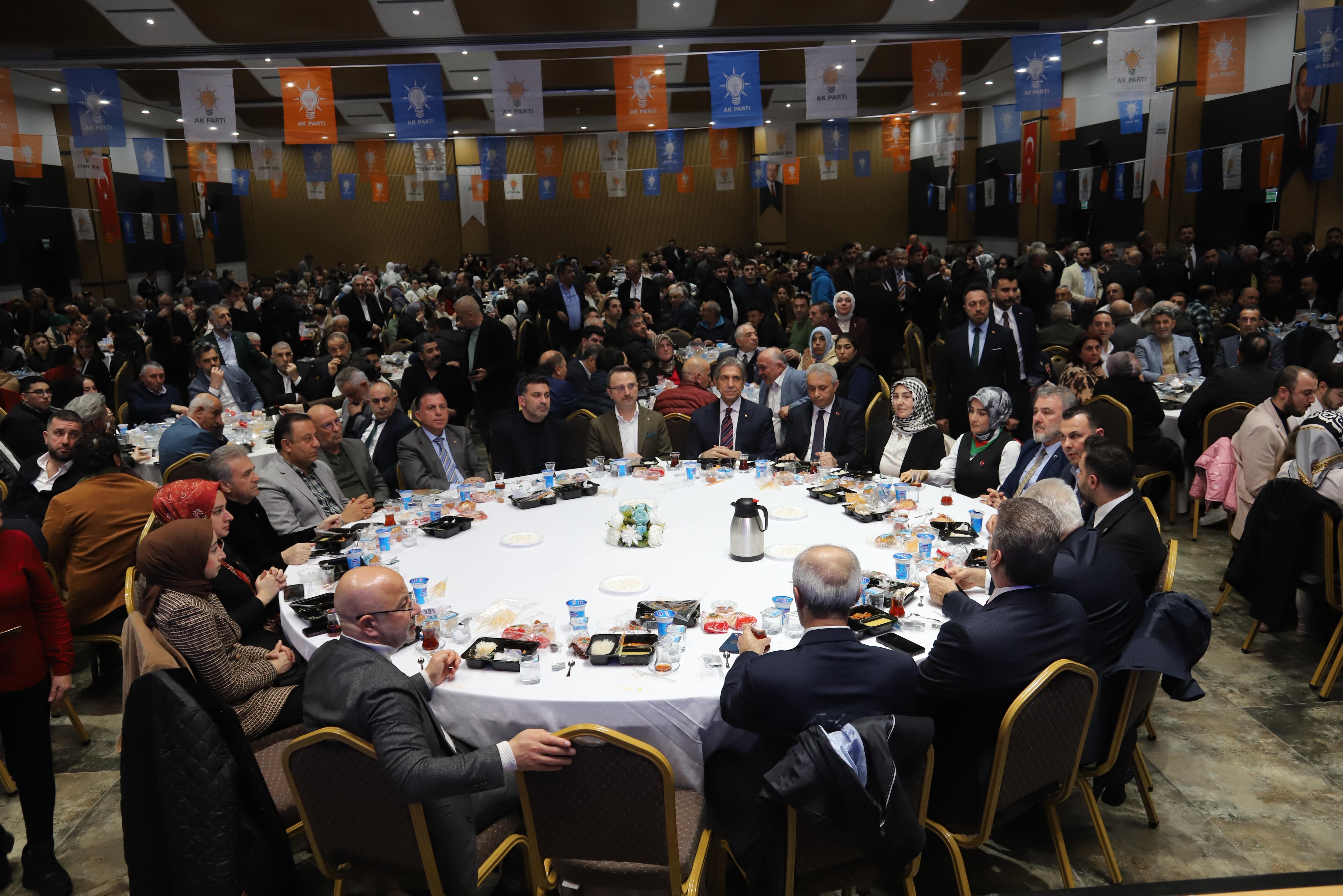 AK Parti Esenyurt’ta “Vefa İftarı” Buluşması: