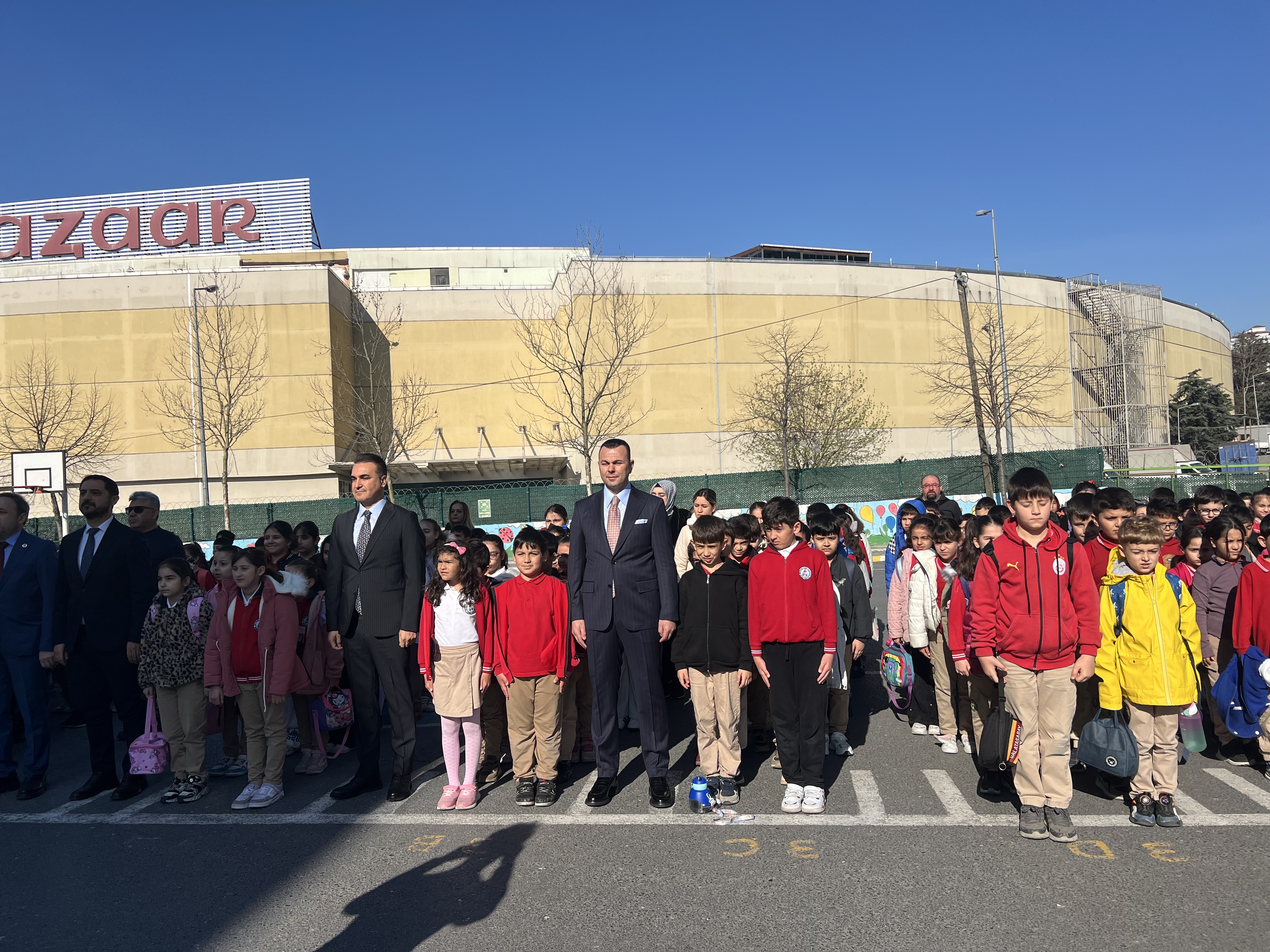 Seyithan İzsiz ‘den Eğitim Camiasına Güçlü Destek