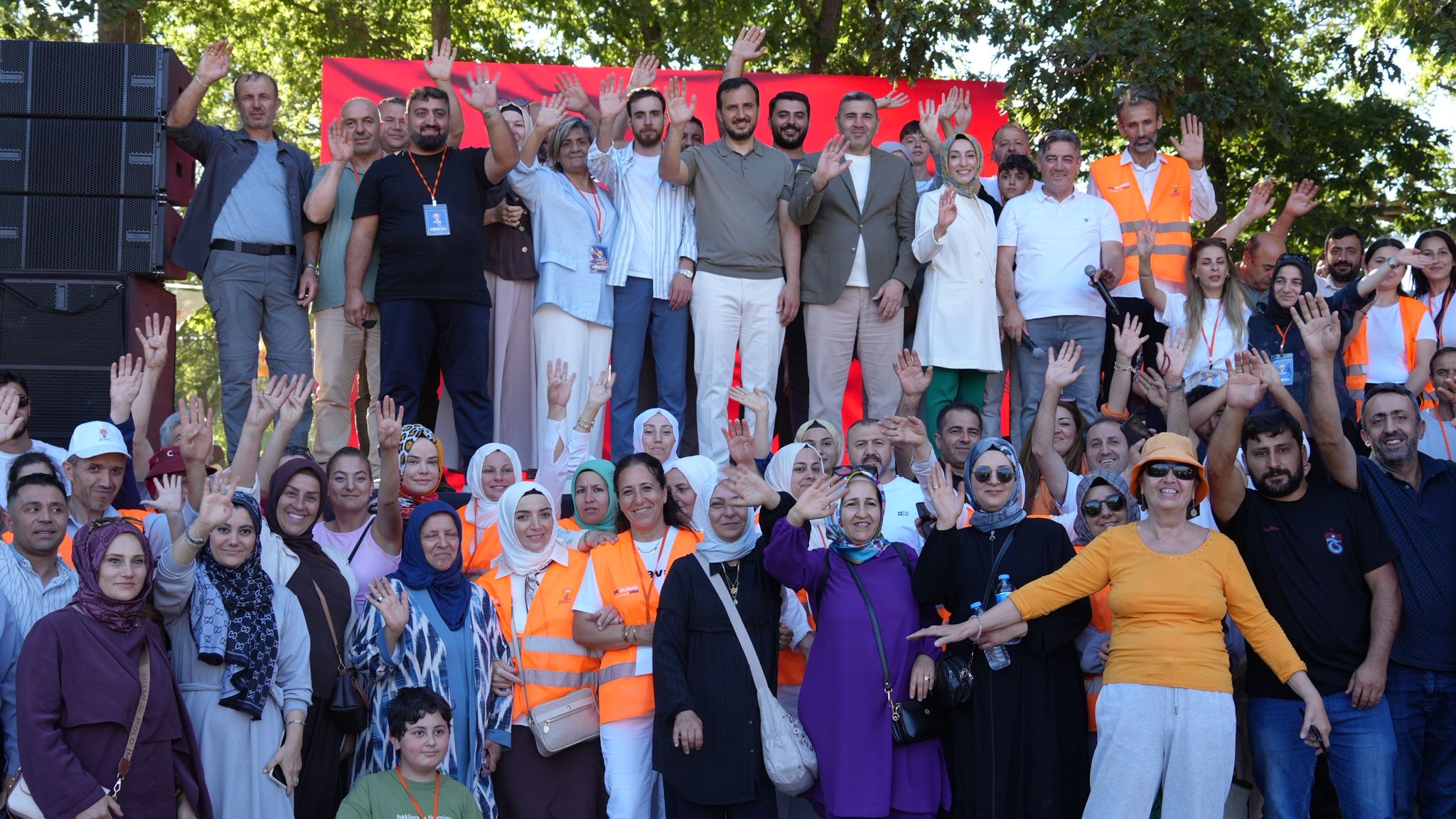 BÜYÜK AİLE PİKNİĞİNDE GÜÇLÜ MESAJ