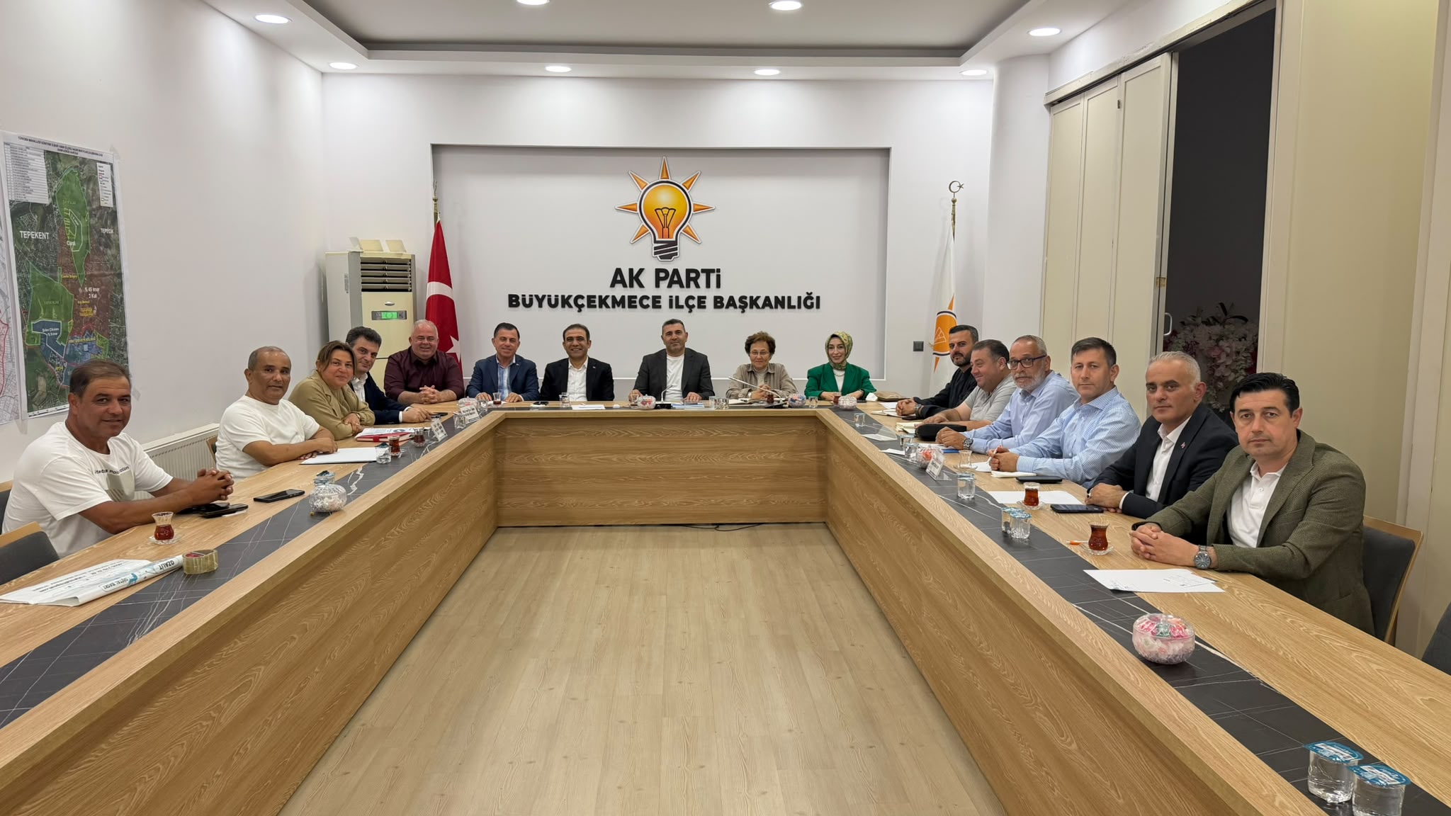 BÜYÜKÇEKMECE’NİN GELECEĞİ MASAYA YATIRILDI