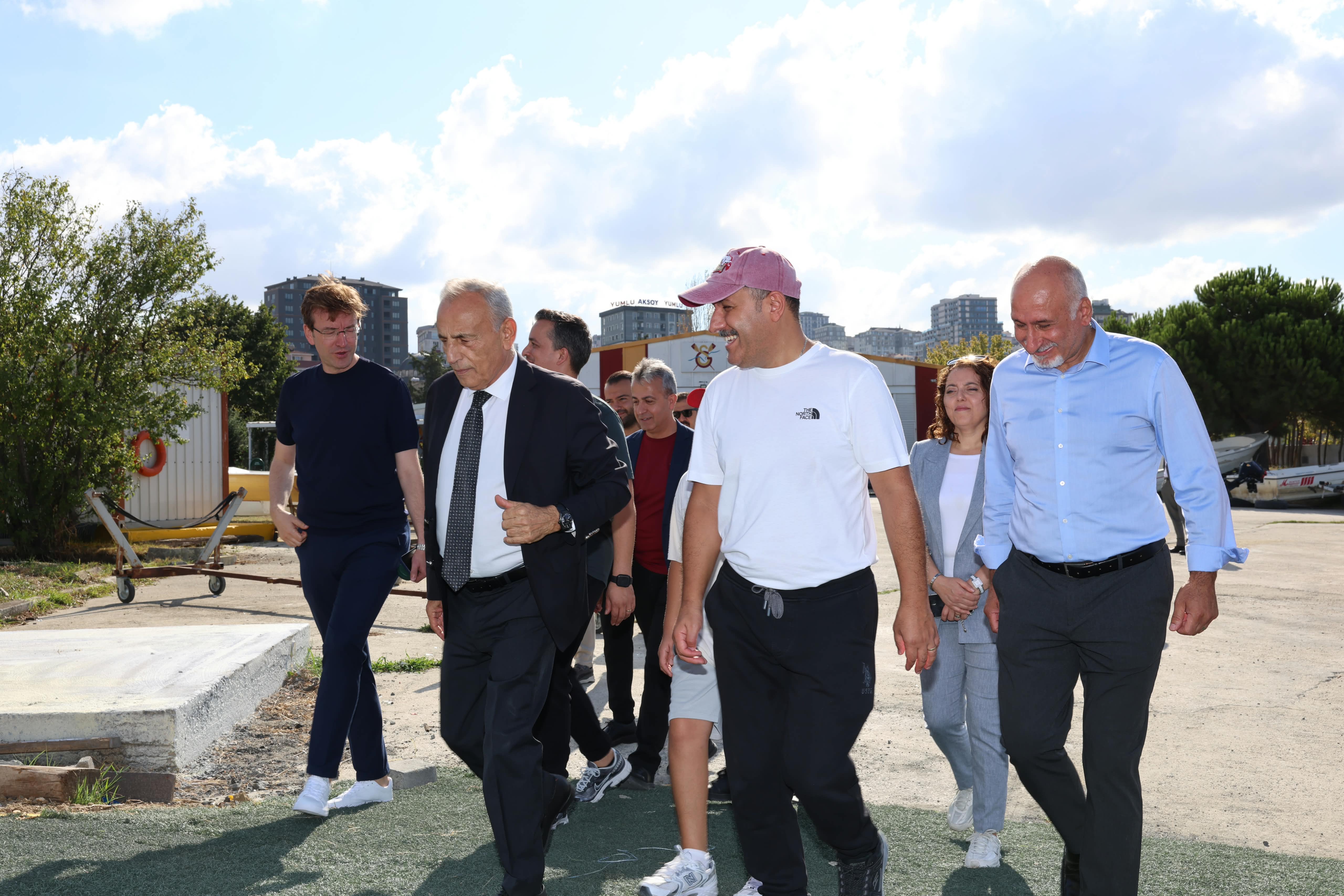 BAŞKAN ÇEBİ, KÜÇÜKÇEKMECE BELEDİYESİ SU SPORLARI MERKEZİ’Nİ ZİYARET ETTİ